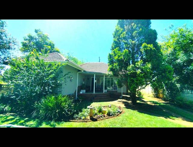 3 BEDROOM HOUSE FOR SALE IN PRESTBURY